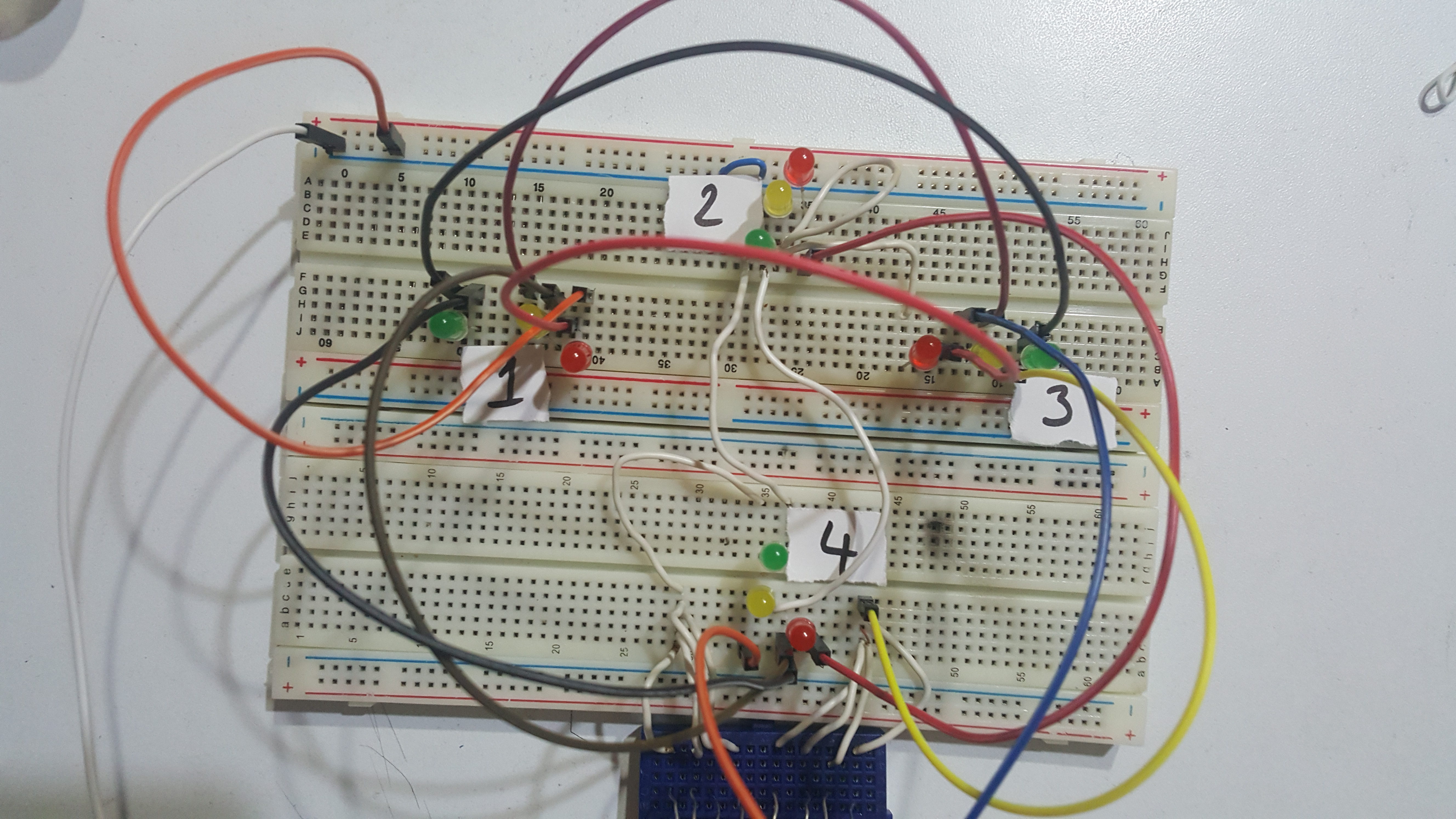 Four Way Traffic Lights Circuit using 555 Timer IC - Proje ...